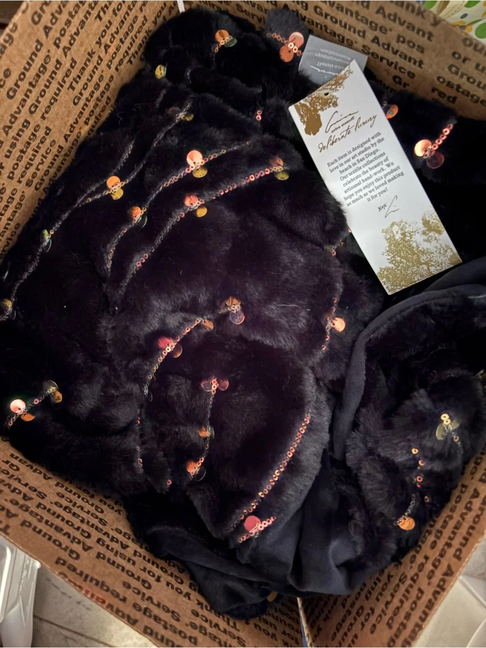 Aviva Stanoff 3 Piece Black/Gold Accent Pillows and Blanket Set NWT!